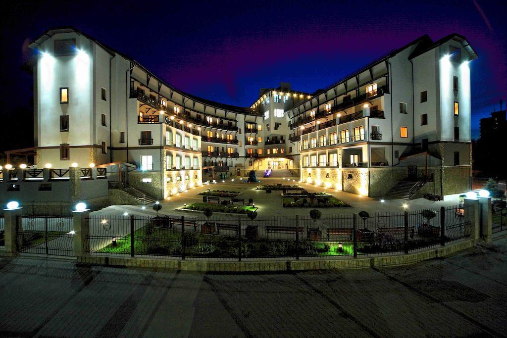 Apart-Hotel Chale Graal Truskavets Exterior foto